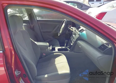 2011 Toyota Camry Le z USA, uszkodzony, nr VIN 4T4BF3EK4BR112977